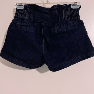 High waisted short denim